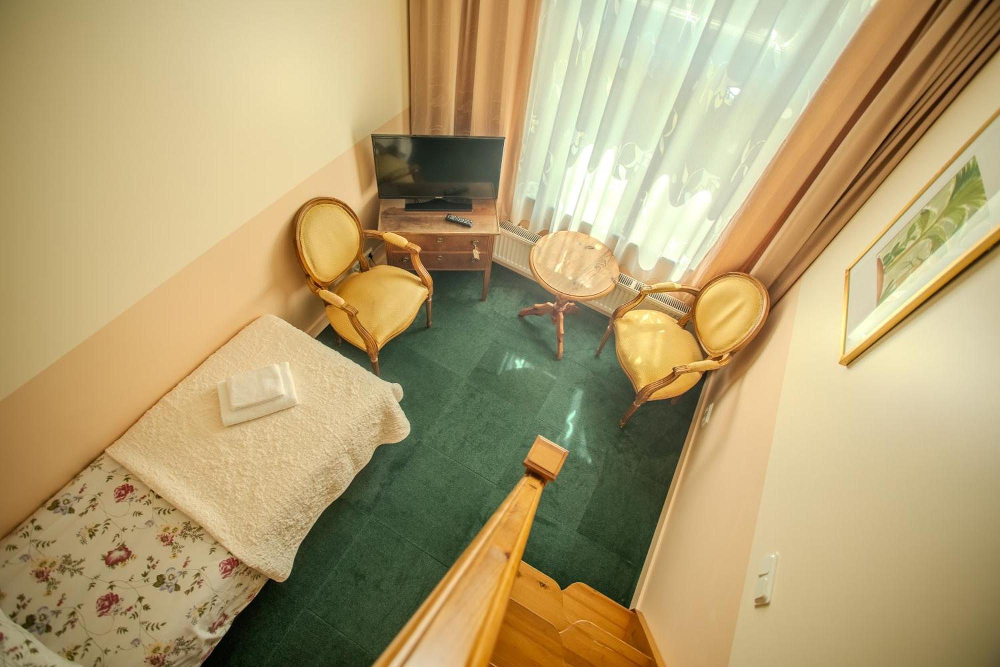 Nina Kordon Guesthouse Alatskivi ภายนอก รูปภาพ